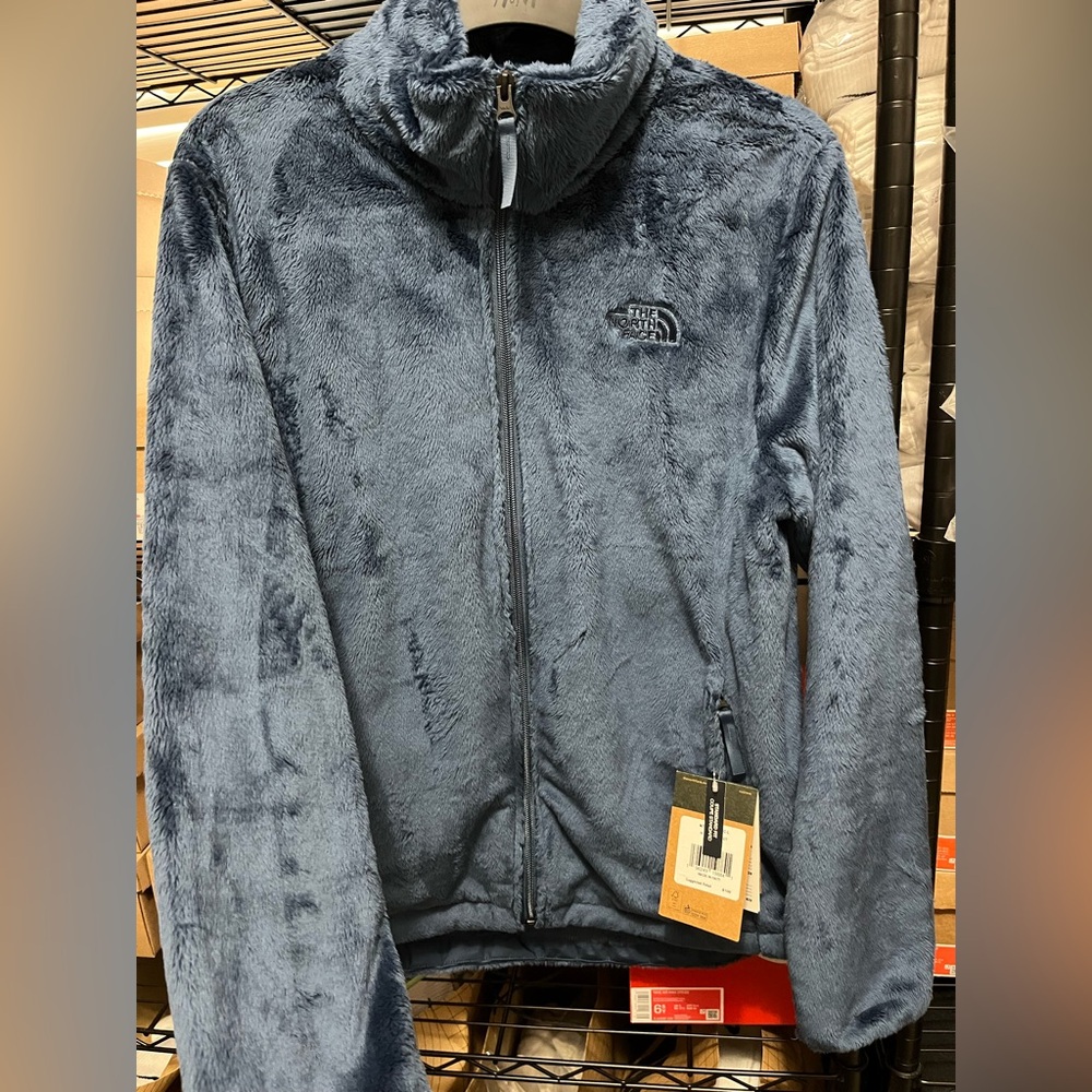 NWT Women’s NorthFace Fur Jacket 🧥💙 Brand new never used!